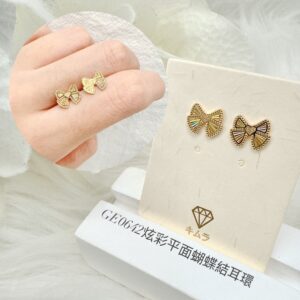 炫彩平面蝴蝶結耳環