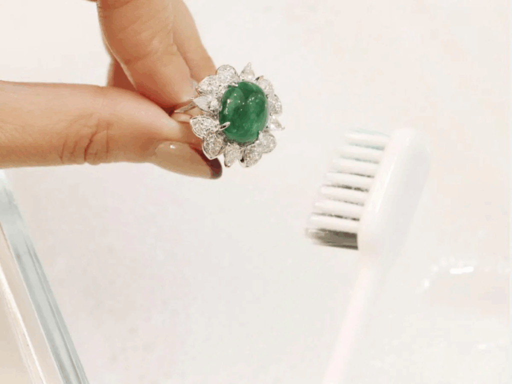 銀飾保養 牙膏與牙刷清潔銀飾方法｜去除銀飾表面氧化物